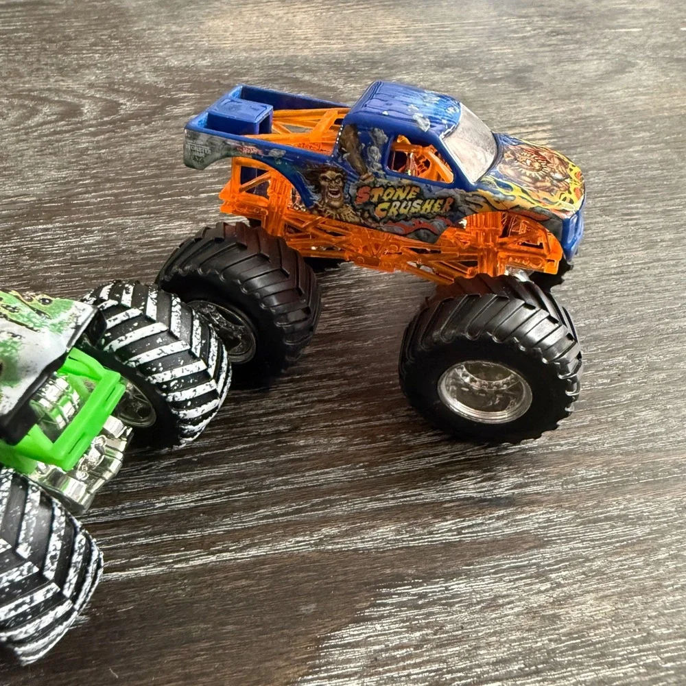 Hot Wheels Monster Jam‎ Lot of 3 Trucks Grave Digger Iron Man Stone Crusher